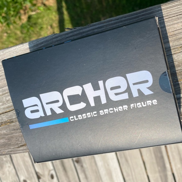 Classic Archer Figure Loot Crate Exclusive - Picture 2 of 5
